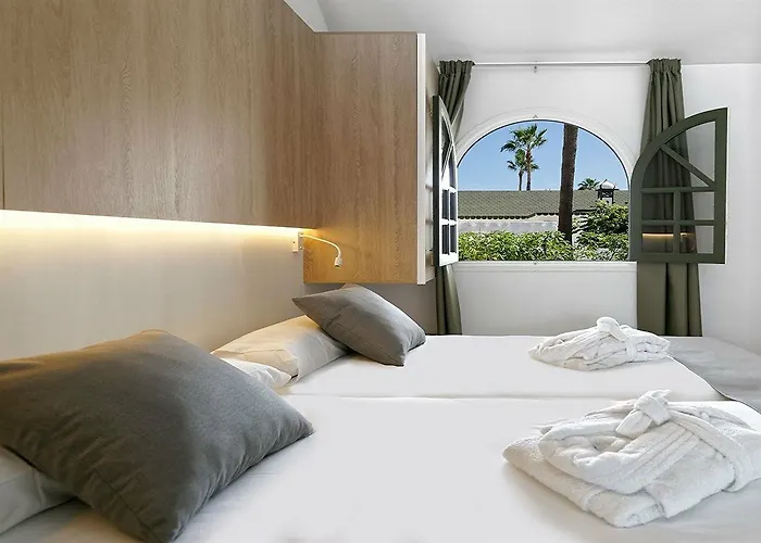 Parque Del Paraiso Ii アパート