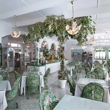 Parque Del Paraiso Ii Hotel